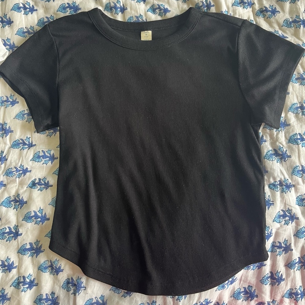 Basics ribbed cropped baby tee